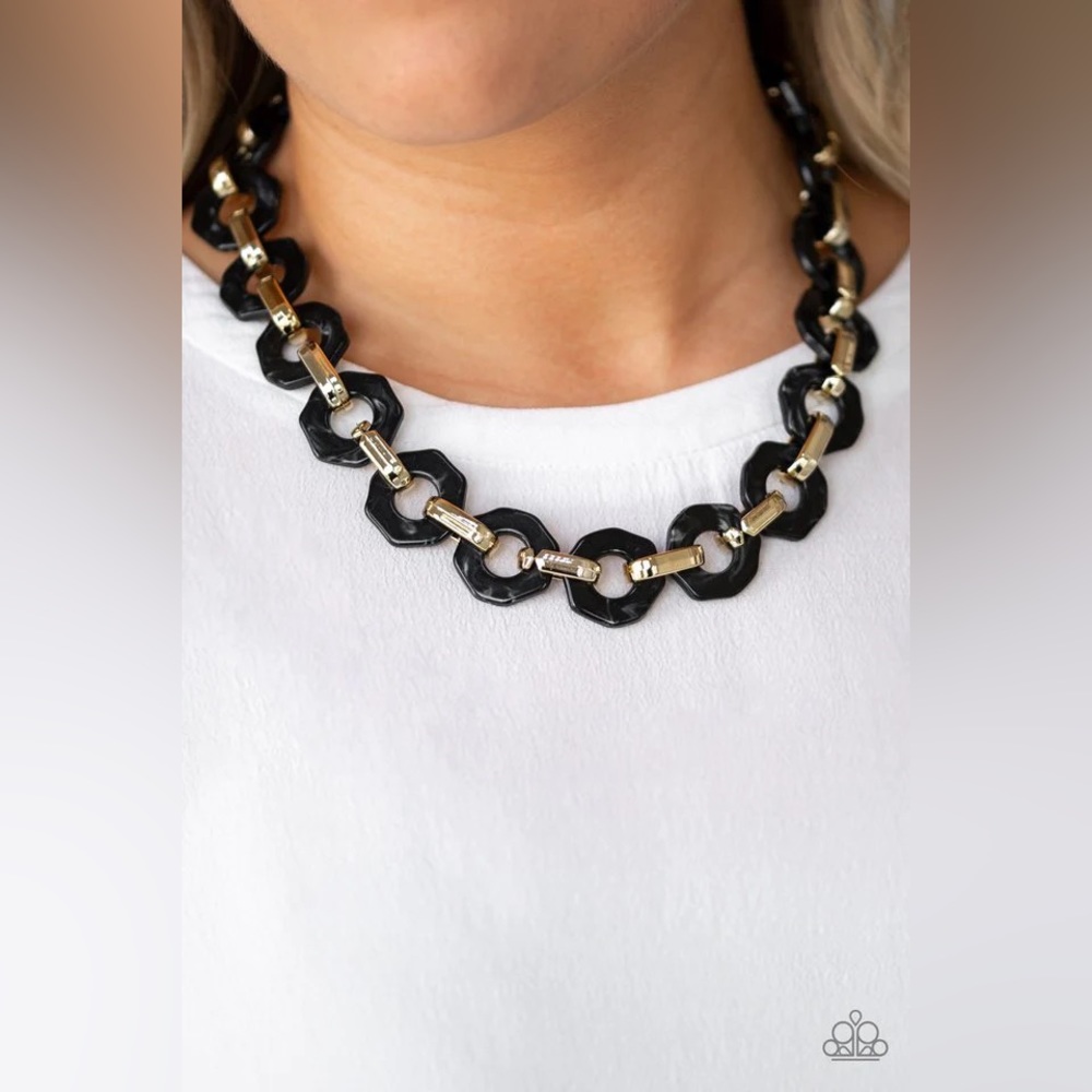 Paparazzi Fashionista Fever- Black